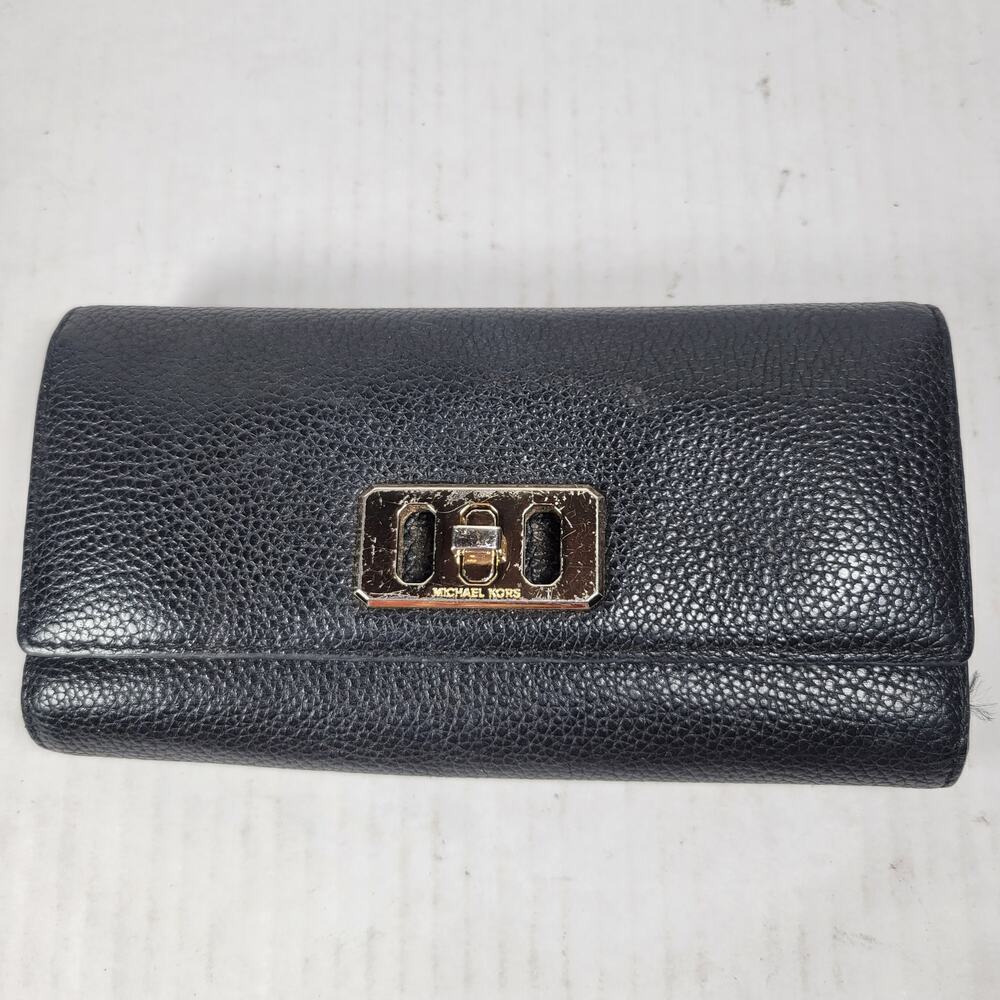 Michael Kors Black Classic Casual Accessory Pebbled Textured Wallet